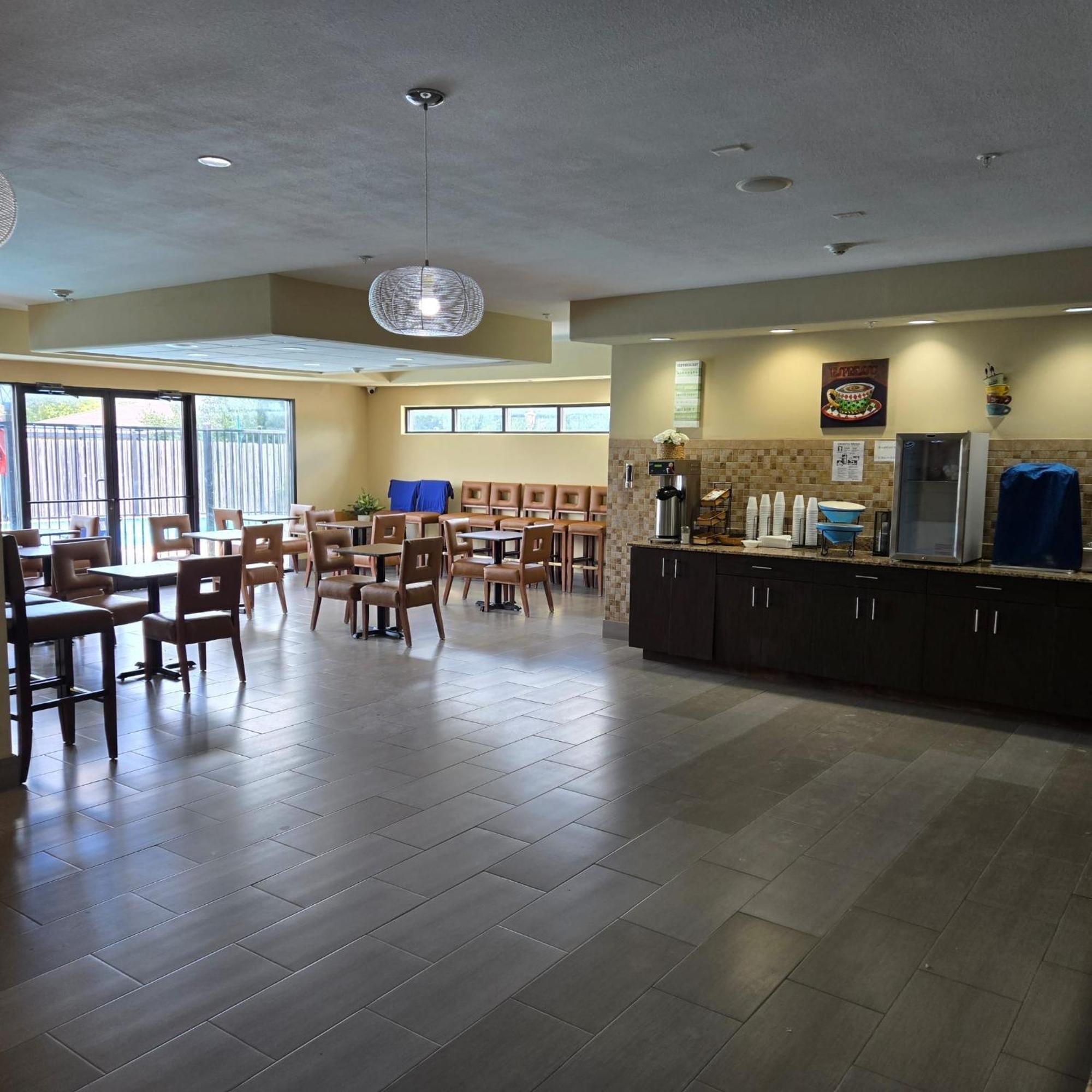 Karnes City Lodge Zewnętrze zdjęcie